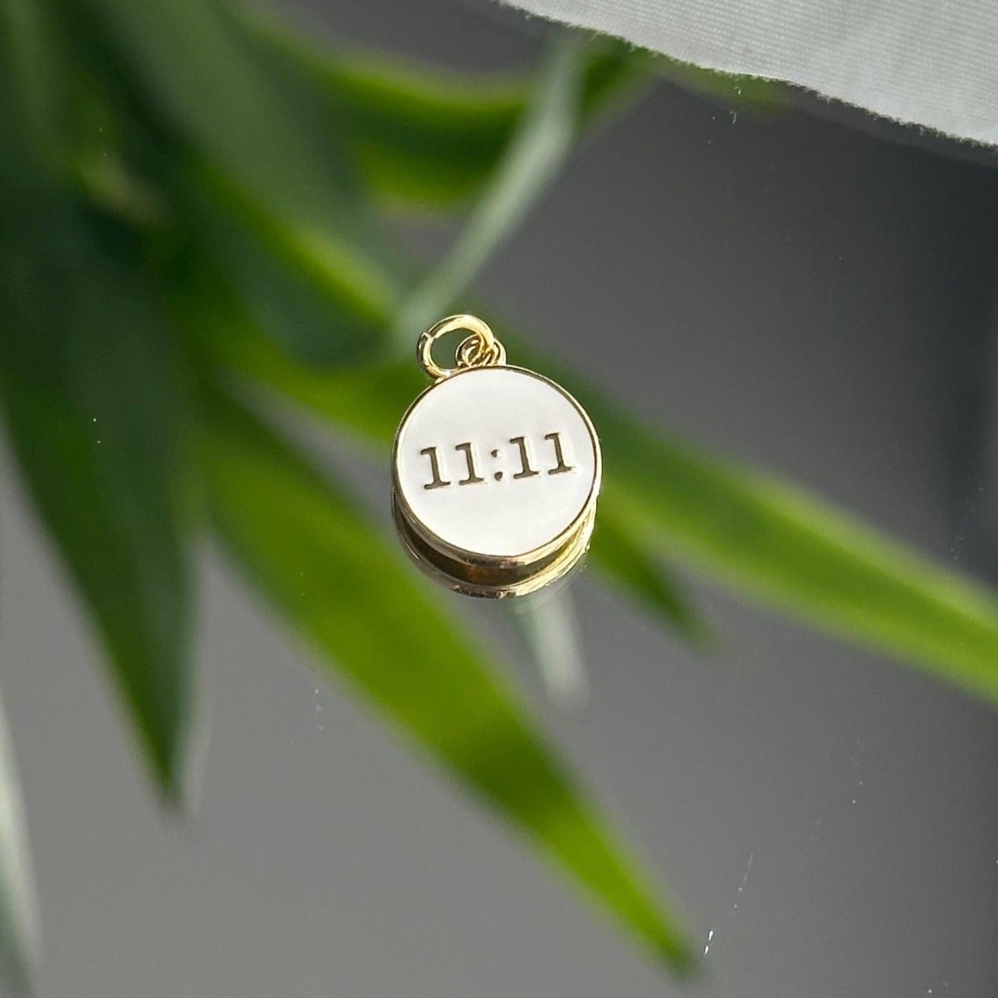 Dial 11:11 red/gold - Charm