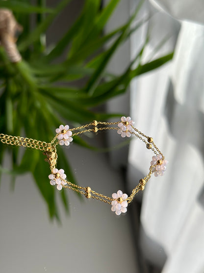 Small flower bracelet in black pearls