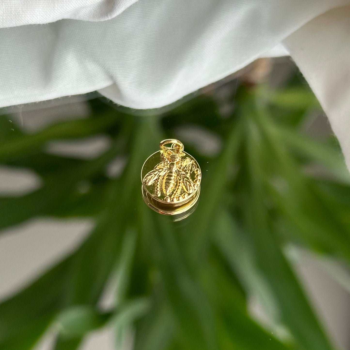 Golden bee medallion - Charm