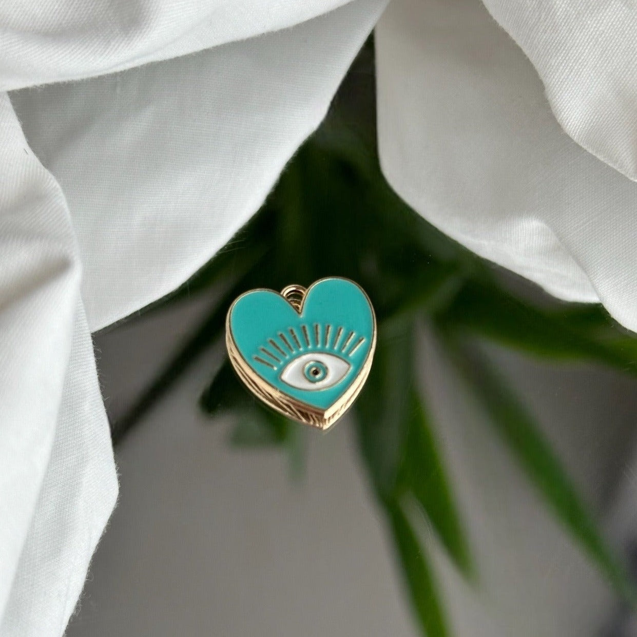 Blue/green eye heart - Charm