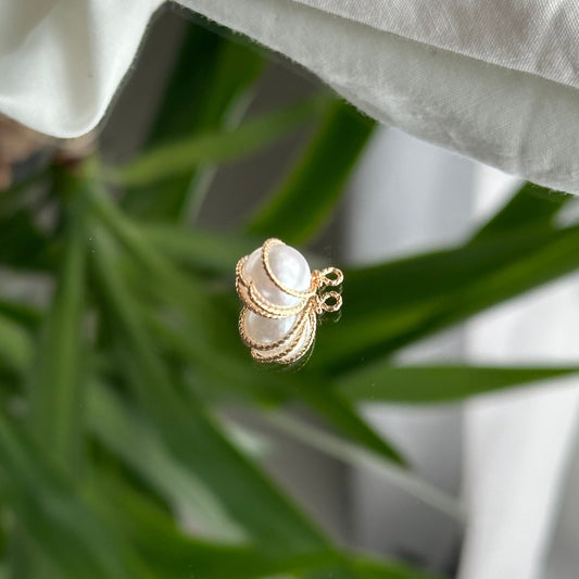 White pearl with gilding - Charm